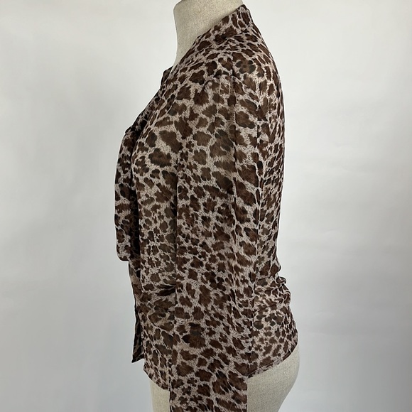 Cheetah leopard animal print button down blouse - Picture 2 of 4